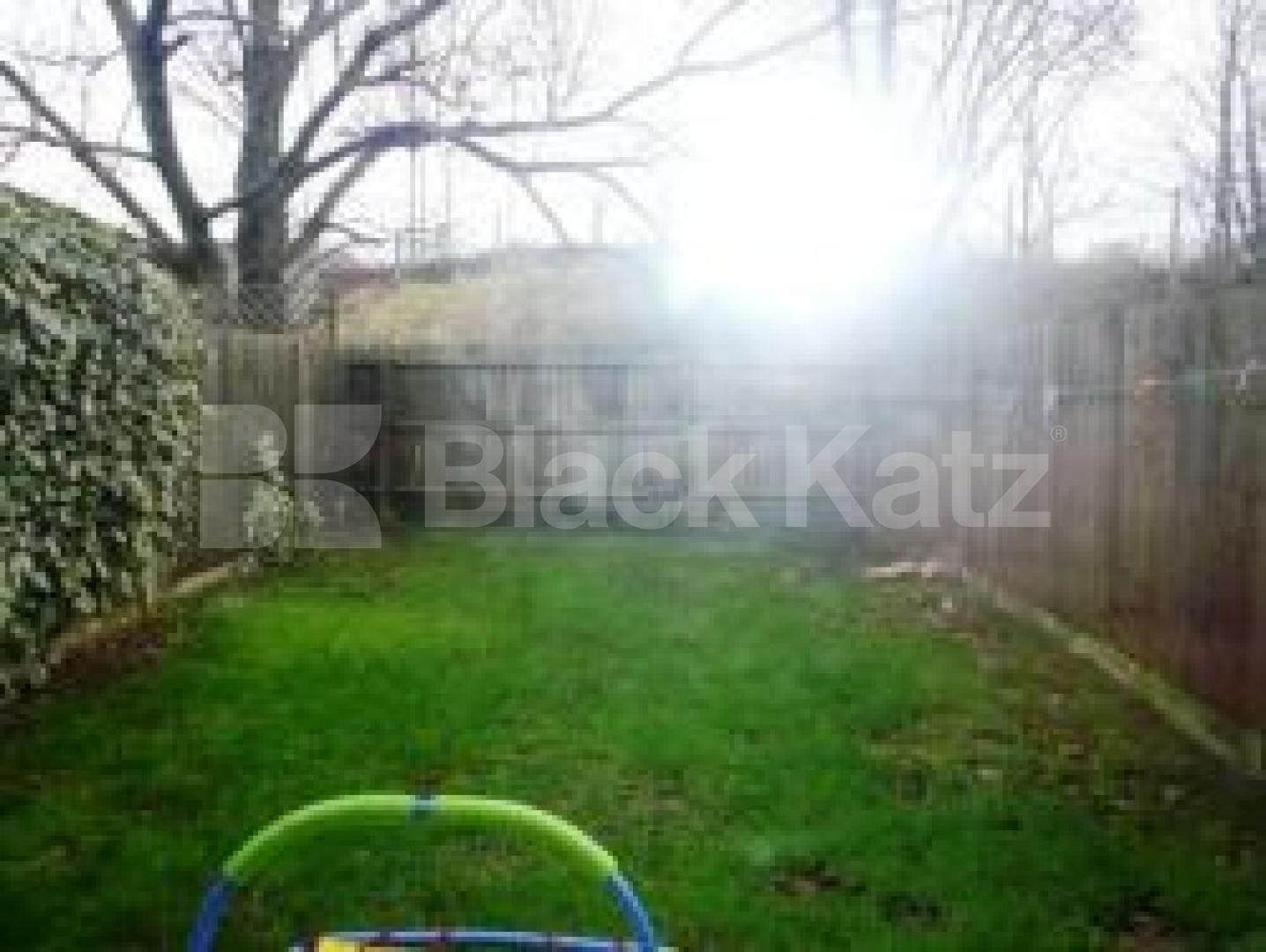 			3 Bedroom, 1 bath, 1 reception Flat			 Primrose Close, FINCHLEY CENTRAL